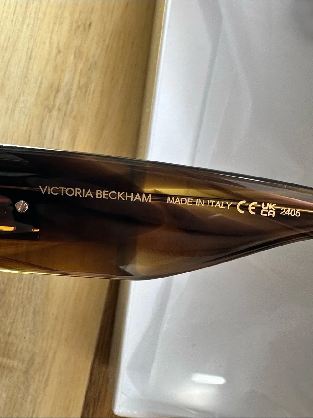Victoria Beckham Tortoiseshell Sunglasses and Case Box